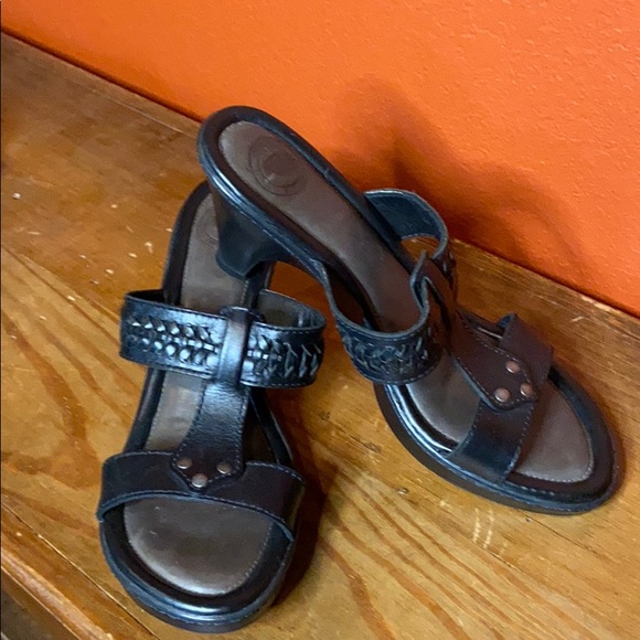 Nature Nurture Black sandals slide on size 7.5 - Picture 2 of 4